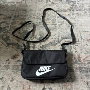 Nike Crossbody Bag Sporty Revel Bag Black